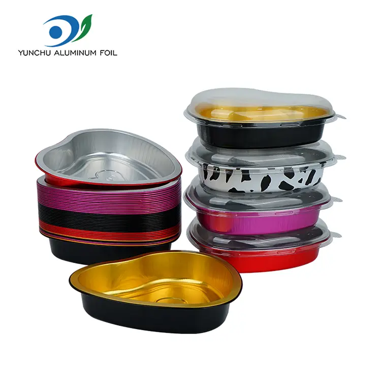 Containere din folie de aluminiu în formă de patiserie în formă de inimă